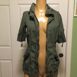 Army green short sleeve jacket